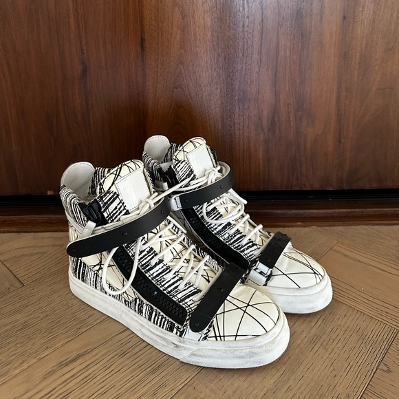 Giuseppe Zanotti High Top Sneakers - Picture 2 of 3